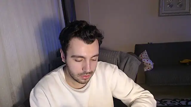 handsomeee04 online show from October 24, 11:34 pm