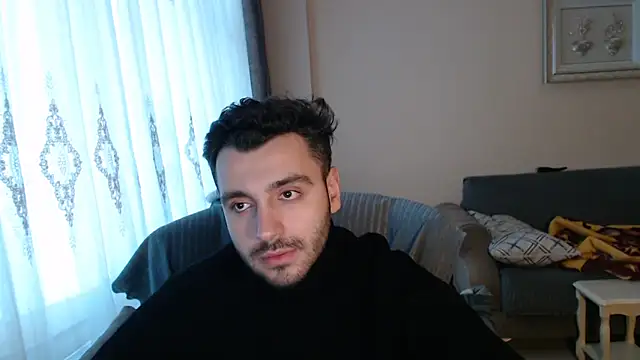 handsomeee04 online show from December 14, 5:46 am