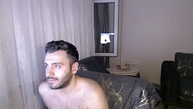handsomeee04 online show from July 7, 11:20 pm