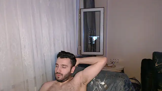 handsomeee04 online show from July 11, 10:44 pm