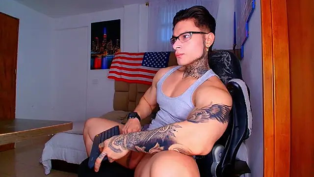 Snapshot of DennisWalkerr chatting on February 19, 11:01 pm DennisWalkerr online show from February 19, 11:01 pm