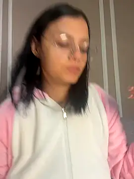 Snapshot of Abril_jones10 chatting on December 5, 4:21 am Abril jones10 online show from December 5, 4:21 am