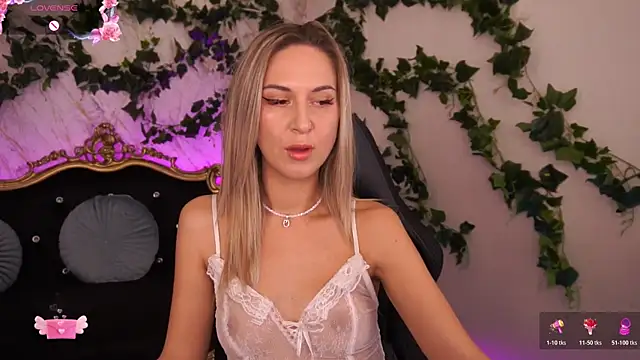 LovelyMollyy online show from October 21, 9:26 pm