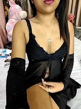 Little  Lia online show from November 12, 12:22 am