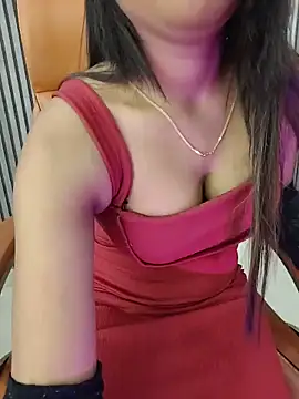 Little  Lia online show from June 11, 7:45 pm