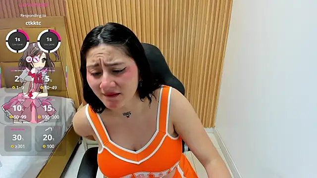 Snapshot of LOLAMAXI chatting on November 20, 3:18 am LOLAMAXI online show from November 20, 3:18 am