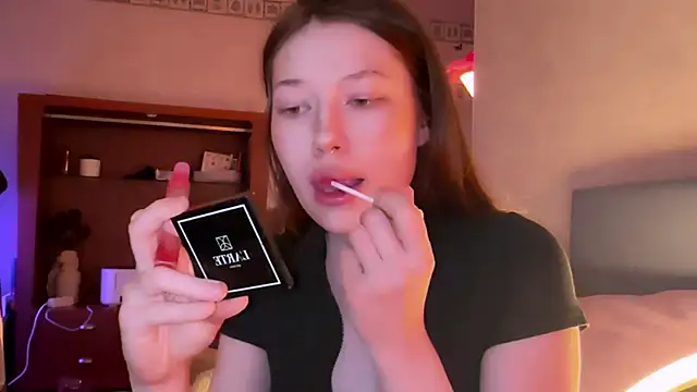 eva varnerr online show from June 2, 1:18 am