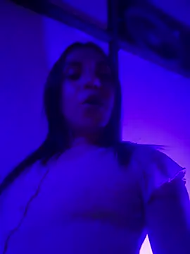 Snapshot of fox_naughty_violet chatting on January 19, 4:33 am fox naughty violet online show from January 19, 4:33 am
