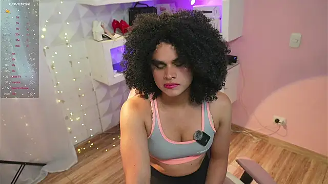 Snapshot of Mara-Bella chatting on May 8, 8:58 pm Mara-Bella online show from May 8, 8:58 pm