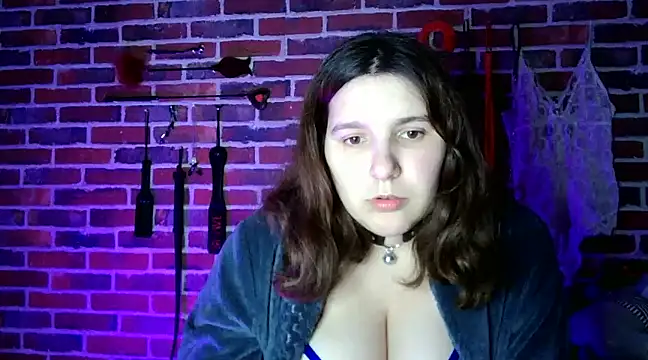 Snapshot of Heleneecesmecs2 chatting on January 22, 2:37 am Heleneecesmecs2 online show from January 22, 2:37 am