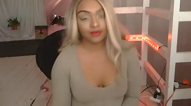 jaslenelovely online show from January 8, 3:39 pm