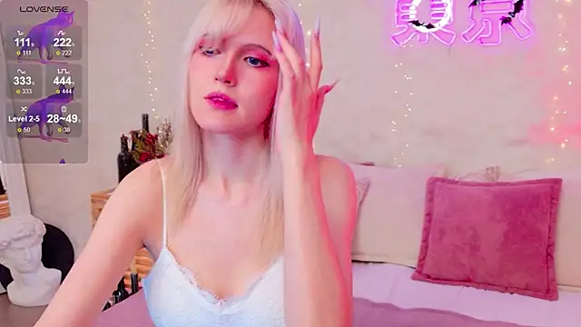 Snapshot of NellieLoyns chatting on October 29, 5:14 pm NellieLoyns online show from October 29, 5:14 pm