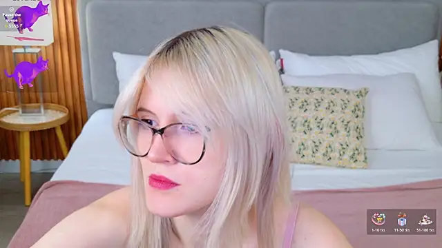 Snapshot of NellieLoyns chatting on November 19, 5:13 pm NellieLoyns online show from November 19, 5:13 pm