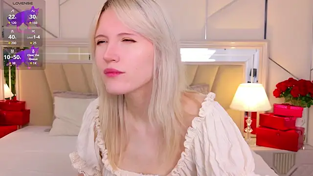 Snapshot of NellieLoyns chatting on December 1, 5:18 pm NellieLoyns online show from December 1, 5:18 pm