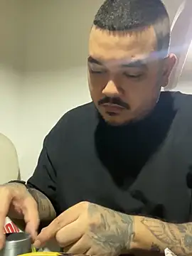 El Titan1998 online show from March 23, 1:31 am