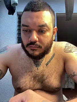 Snapshot of El_Titan1998 chatting on February 28, 12:06 pm El Titan1998 online show from February 28, 12:06 pm