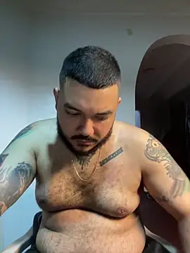 Snapshot of El_Titan1998 chatting on March 12, 11:11 pm El Titan1998 online show from March 12, 11:11 pm