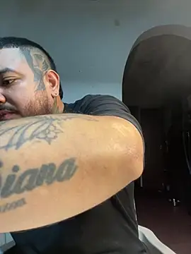 Snapshot of El_Titan1998 chatting on March 17, 12:04 am El Titan1998 online show from March 17, 12:04 am