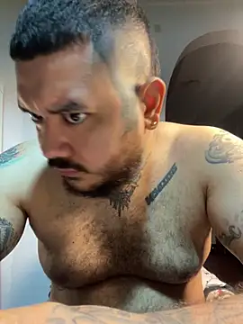 Snapshot of El_Titan1998 chatting on March 22, 11:35 am El Titan1998 online show from March 22, 11:35 am