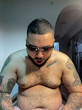 Snapshot of El_Titan1998 chatting on March 28, 11:43 am El Titan1998 online show from March 28, 11:43 am