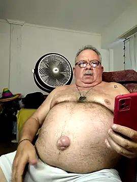 Snapshot of bylytom24 chatting on January 9, 10:22 pm bylytom24 online show from January 9, 10:22 pm