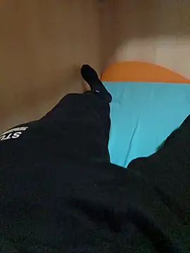 Snapshot of Dvddd chatting on February 22, 5:33 pm Dvddd online show from February 22, 5:33 pm