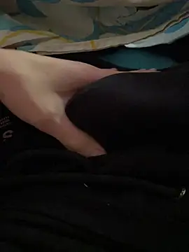 Snapshot of Dvddd chatting on April 4, 2:58 pm Dvddd online show from April 4, 2:58 pm