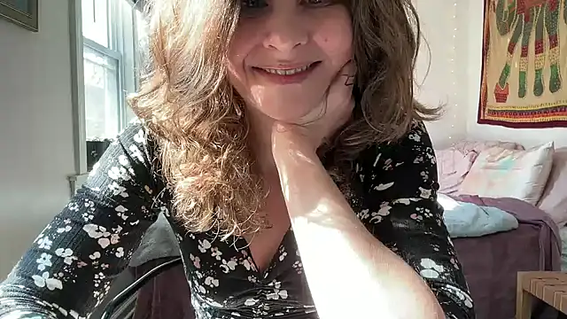 Snapshot of leahsparkles chatting on February 23, 3:51 pm leahsparkles online show from February 23, 3:51 pm