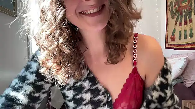 Snapshot of leahsparkles chatting on March 3, 4:14 pm leahsparkles online show from March 3, 4:14 pm