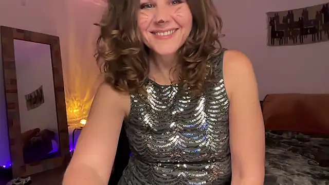 Snapshot of leahsparkles chatting on October 26, 12:27 am leahsparkles online show from October 26, 12:27 am