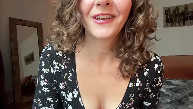 Snapshot of leahsparkles chatting on November 2, 4:31 pm leahsparkles online show from November 2, 4:31 pm