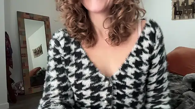 Snapshot of leahsparkles chatting on November 24, 3:01 pm leahsparkles online show from November 24, 3:01 pm