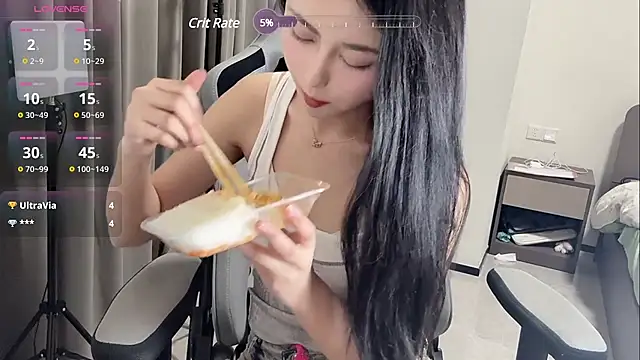 qiaoyi-666 online show from March 5, 12:00 pm