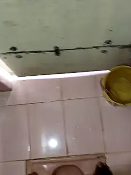 Snapshot of Guru2 chatting on January 26, 5:23 am Guru2 online show from January 26, 5:23 am