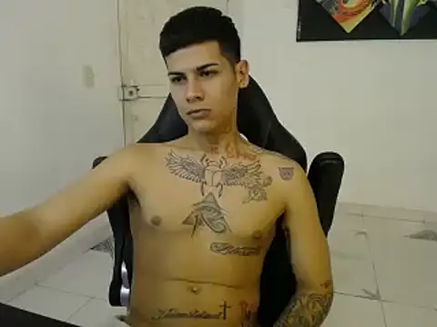 Snapshot of Clyde019 chatting on January 30, 4:55 pm Clyde019 online show from January 30, 4:55 pm