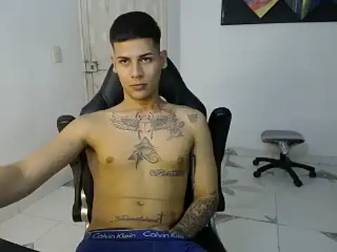 Snapshot of Clyde019 chatting on February 8, 12:06 am Clyde019 online show from February 8, 12:06 am