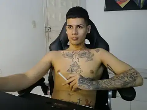 Snapshot of Clyde019 chatting on February 11, 8:05 am Clyde019 online show from February 11, 8:05 am