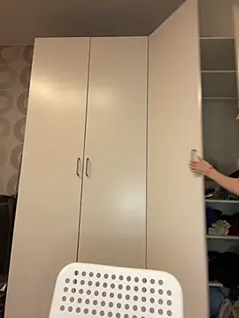 Cuteroxyfoxy online show from October 22, 2:50 pm