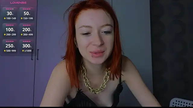 Cuteroxyfoxy online show from July 18, 6:17 am
