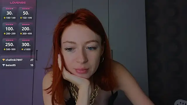 Cuteroxyfoxy online show from July 25, 5:49 am