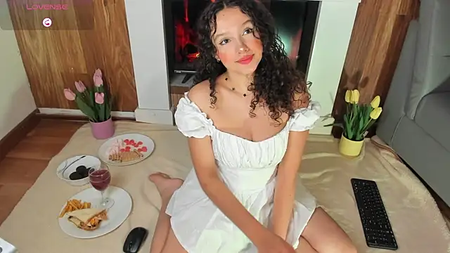 LucyLovelyy online show from June 9, 2:45 am