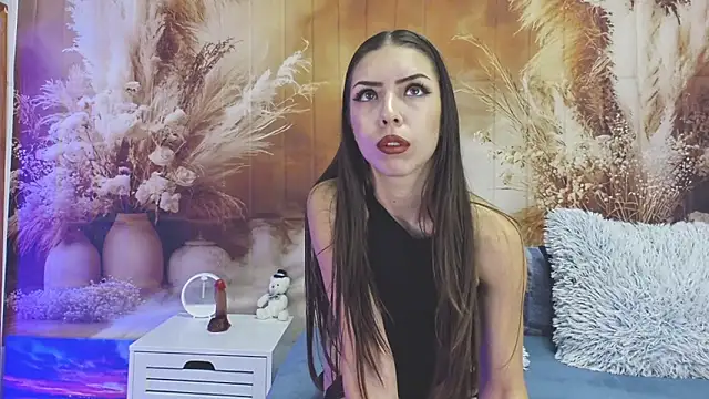 EmaLowe online show from October 31, 8:48 am