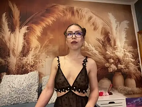 EmaLowe online show from March 22, 6:06 am