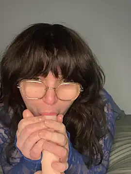 Snapshot of _dwhorekin_ chatting on February 5, 8:57 pm dwhorekin online show from February 5, 8:57 pm