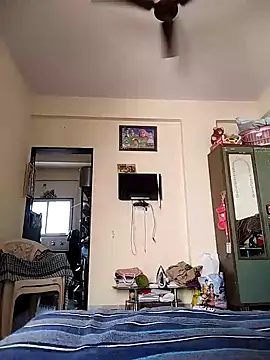 hot punekar online show from February 13, 6:09 am