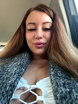 Snapshot of AndreaMood chatting on September 26, 5:22 am AndreaMood online show from September 26, 5:22 am