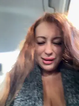 Snapshot of AndreaMood chatting on September 28, 2:06 am AndreaMood online show from September 28, 2:06 am