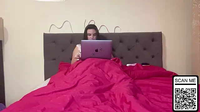 Dreamyblushfairy online show from October 7, 3:09 pm