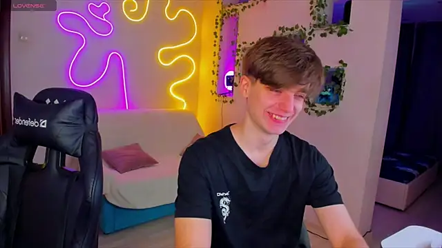 RobertAndLinela online show from January 21, 5:20 pm