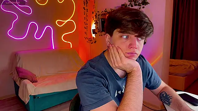 RobertAndLinela online show from September 14, 3:33 pm